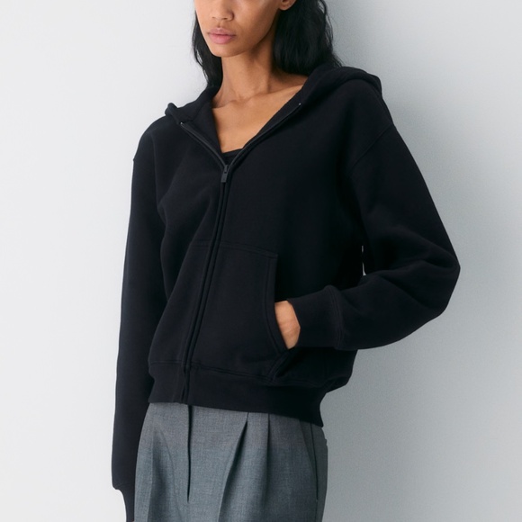 Aritzia Cozy Fleece Perfect Zip Up Hoodie Black Size Small - Picture 1 of 16